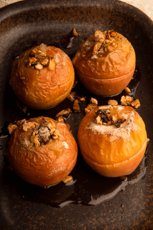 Apple baked with Dates and Walnuts